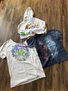 3 Cropped & Scoop Neck Shirt Women’s Bundle Lot